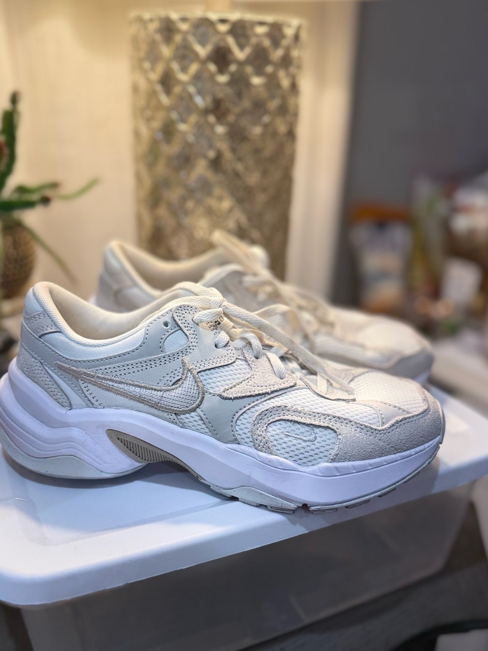 Nike Gamma Force White Sneakers Women’s Size 7 Leather Lifestyle Shoes